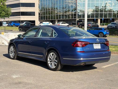 Reef Blue Metallic 2017 Volkswagen Passat 1.8T SEL Premium