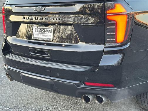 Black 2025 Chevrolet Suburban 4WD Z71