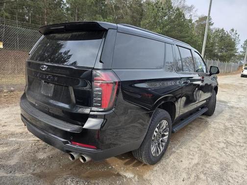 2025 Chevrolet Suburban 4WD Z71