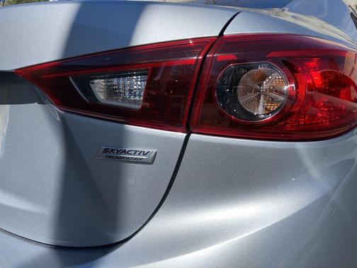 Sonic Silver Metallic 2017 Mazda Mazda3 Sport