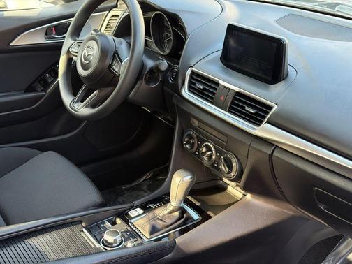 Sonic Silver Metallic 2017 Mazda Mazda3 Sport