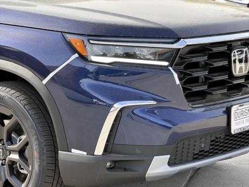 2025 Honda Pilot Touring 8-Passenger