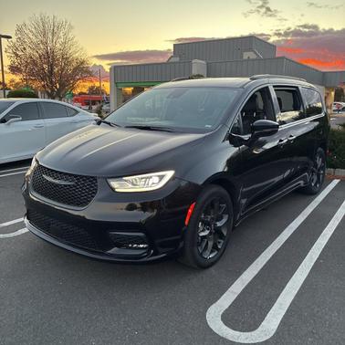2025 Chrysler Pacifica Limited