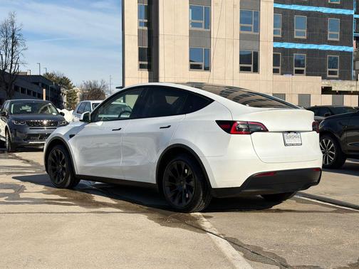 2023 Tesla Model Y Long Range Dual Motor All-Wheel Drive