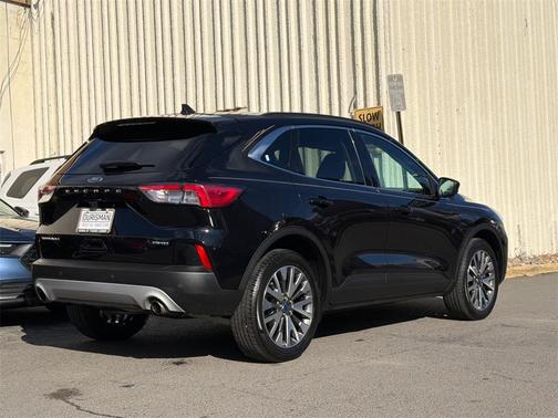 2022 Ford Escape Titanium