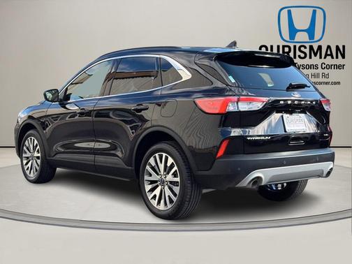 2022 Ford Escape Titanium