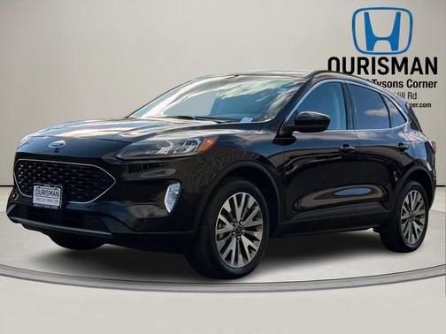 2022 Ford Escape Titanium