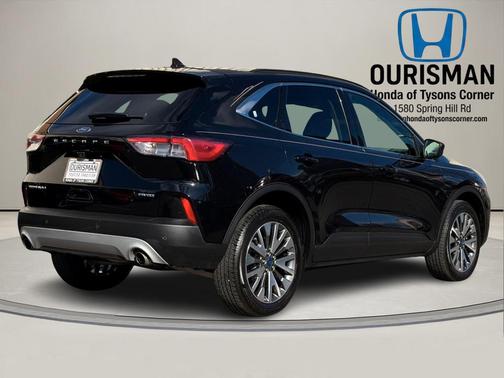 2022 Ford Escape Titanium