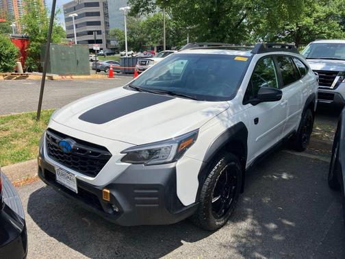 Crystal White Pearl 2022 Subaru Outback Wilderness