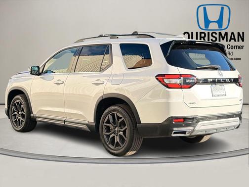 2024 Honda Pilot Touring 8-Passenger