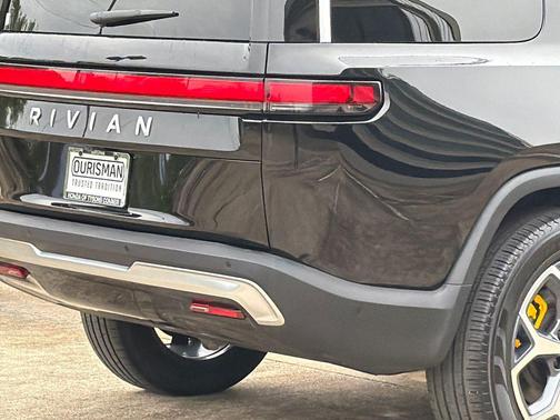 Midnight 2023 Rivian R1S Adventure