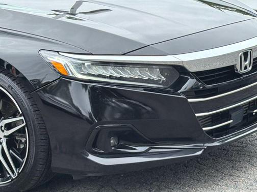 Crystal Black Pearl 2022 Honda Accord Touring 2.0T