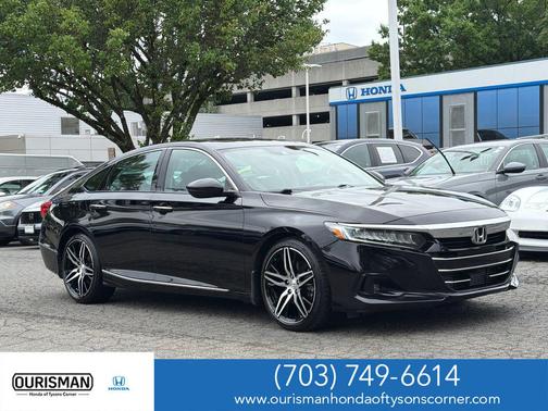 Crystal Black Pearl 2022 Honda Accord Touring 2.0T