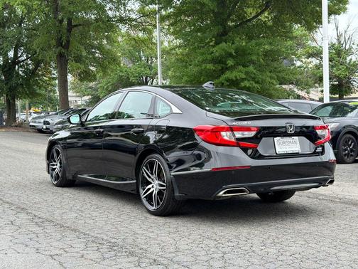 Crystal Black Pearl 2022 Honda Accord Touring 2.0T
