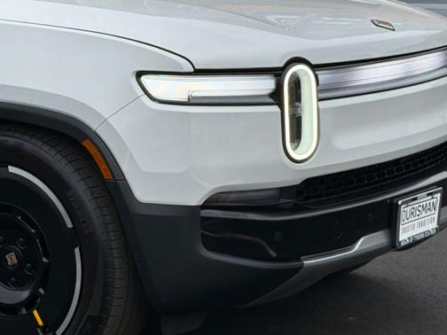Glacier White 2025 Rivian R1T Adventure Dual Motor Large Pack