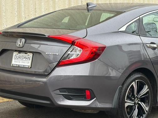 2017 Honda Civic Touring