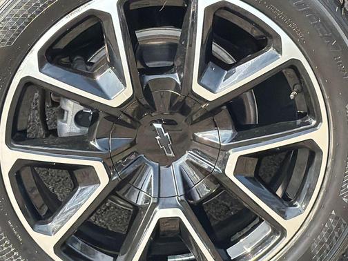 2023 Chevrolet Tahoe 4WD RST