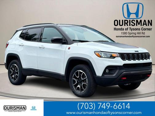 Bright White Clearcoat 2024 Jeep Compass Trailhawk
