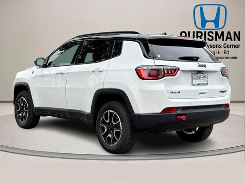 Bright White Clearcoat 2024 Jeep Compass Trailhawk
