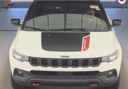 Bright White Clearcoat 2024 Jeep Compass Trailhawk