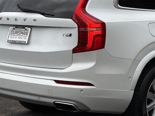 2016 Volvo XC90 T6 Momentum