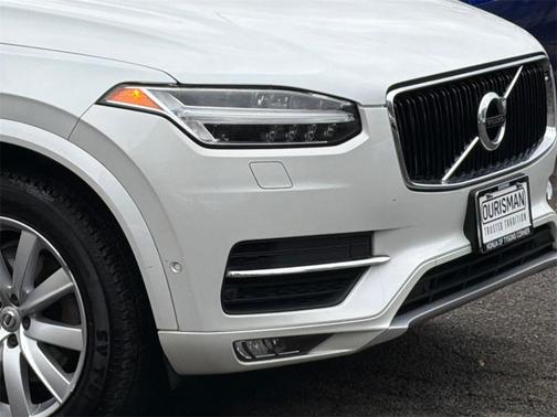 2016 Volvo XC90 T6 Momentum