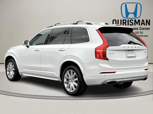 2016 Volvo XC90 T6 Momentum