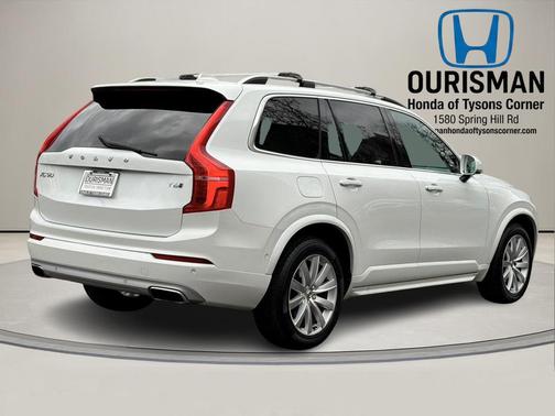 2016 Volvo XC90 T6 Momentum
