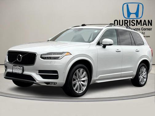 2016 Volvo XC90 T6 Momentum