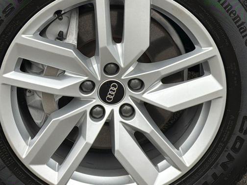 2023 Audi Q5 45 S line Premium