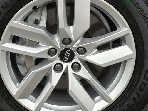 2023 Audi Q5 45 S line Premium