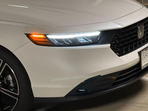 Platinum White 2026 Honda Accord SE