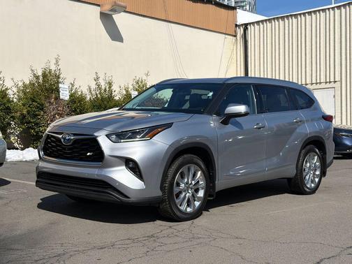 2022 Toyota Highlander Hybrid Limited