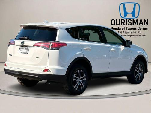Super White 2017 Toyota RAV4 LE
