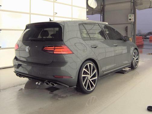 2019 Volkswagen Golf R 2.0T DSG