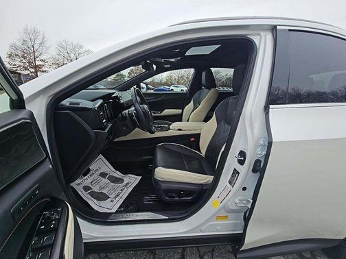 2022 Lexus NX 450h+ Luxury