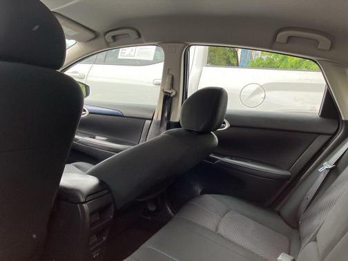 Super Black 2019 Nissan Sentra SR