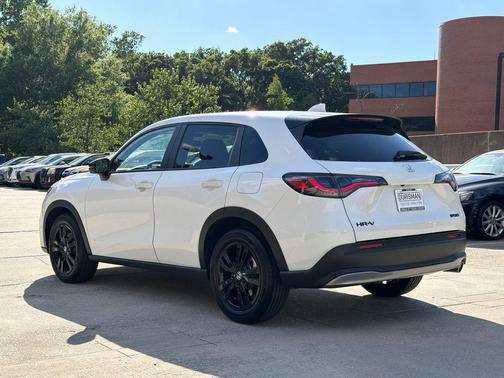 Platinum White Pearl 2026 Honda HR-V AWD Sport