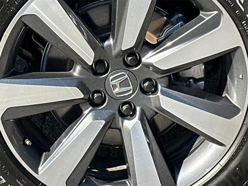 2025 Honda Pilot Touring 8-Passenger
