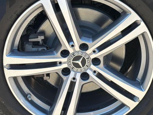 Black 2022 Mercedes-Benz GLC 300 4MATIC