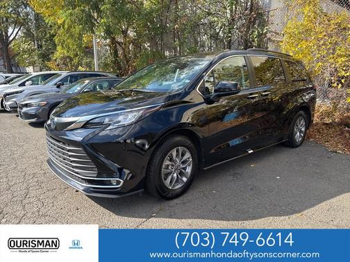 2022 Toyota Sienna XLE