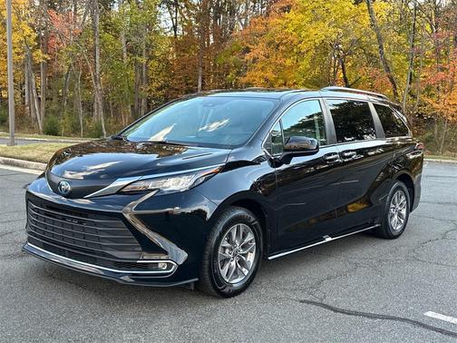 2022 Toyota Sienna XLE