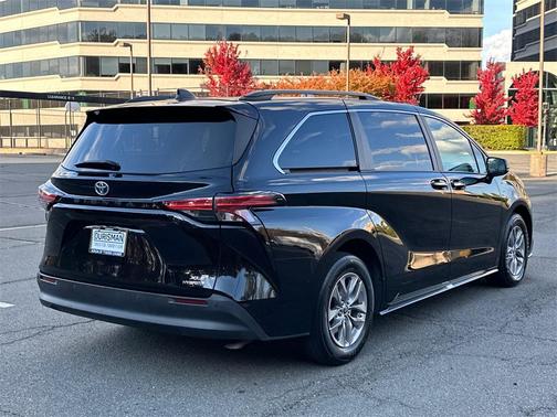 2022 Toyota Sienna XLE