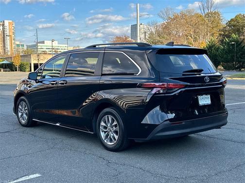 2022 Toyota Sienna XLE