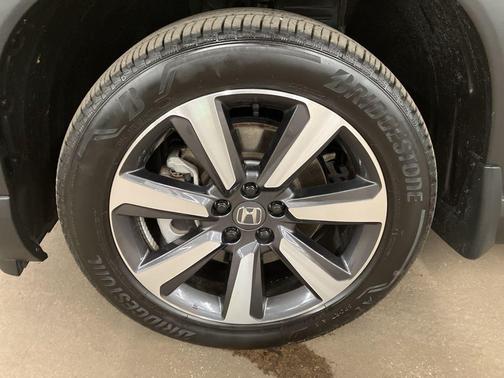 2025 Honda Pilot Touring 8-Passenger