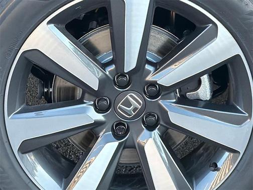 2025 Honda Pilot Touring 8-Passenger