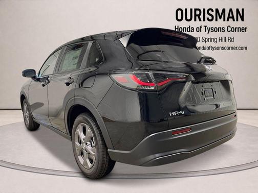 Crystal Black Pearl 2027 Honda HR-V LX