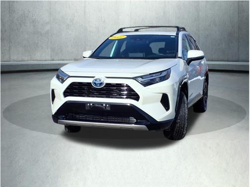 2022 Toyota RAV4 Hybrid SE