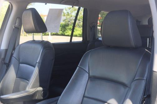 Crystal Black Pearl 2020 Honda Pilot EX-L
