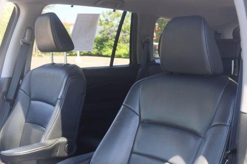 Crystal Black Pearl 2020 Honda Pilot EX-L